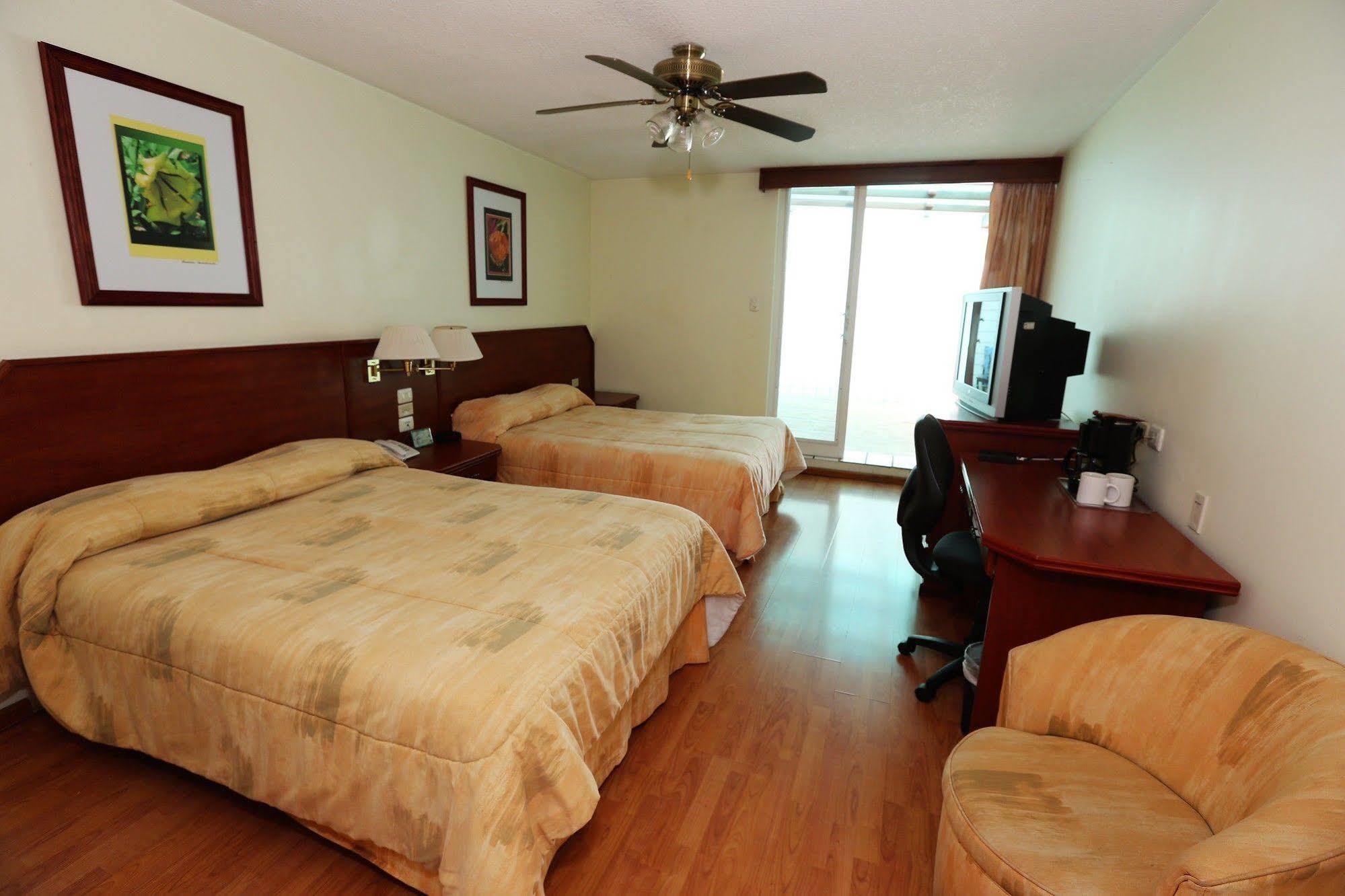 Hotel Marcella Clase Ejecutiva Morelia Esterno foto